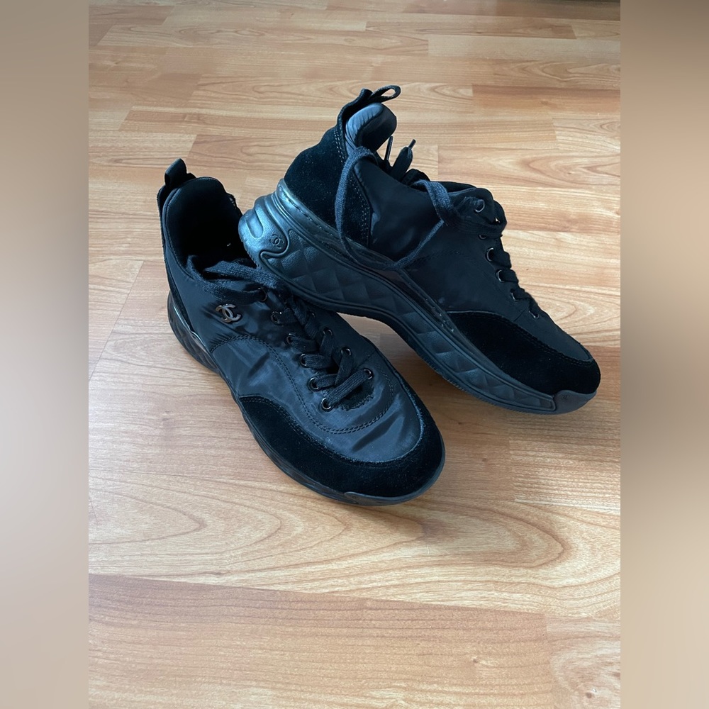 Shoes sneakers